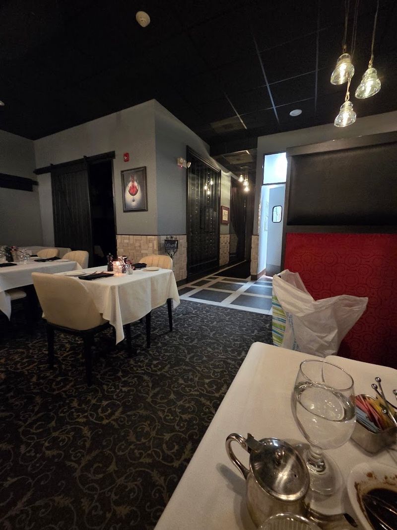 The Room Knows How to Dress Up Dinner