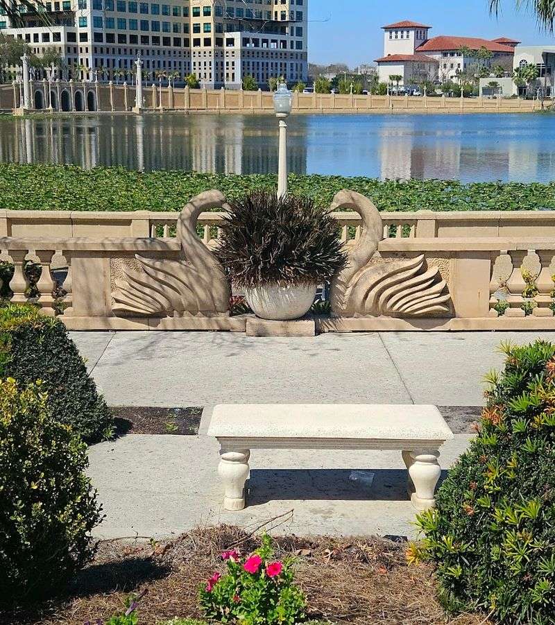 First Impressions: The Entrance and Overall Layout