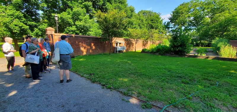 The Guided Tour Experience Worth Every Minute