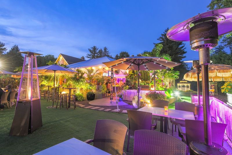 Why This Restaurant Keeps Drawing People Back