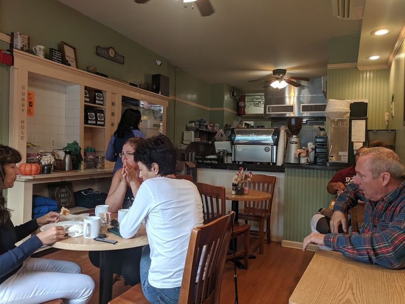 How The Cubby Hole Handles the Rush