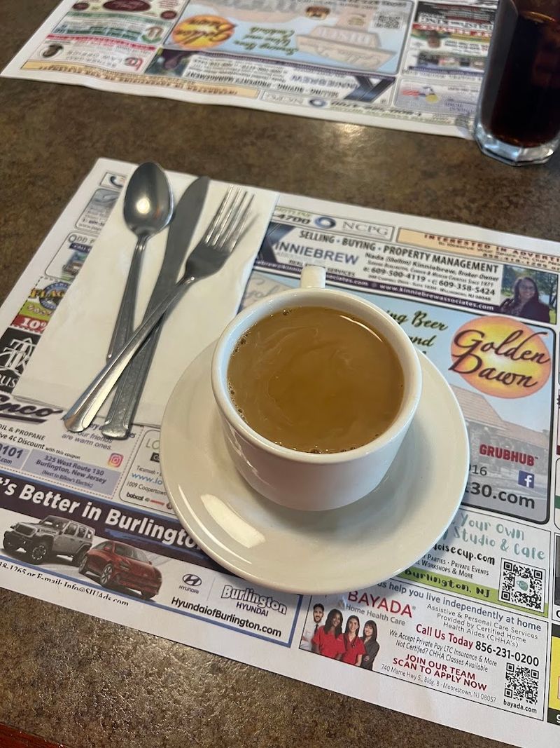 Bottomless Coffee and the Late-Night Crowd