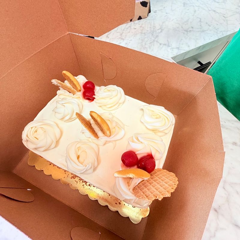 Custom Ice Cream Cakes That Go Beyond Expectations