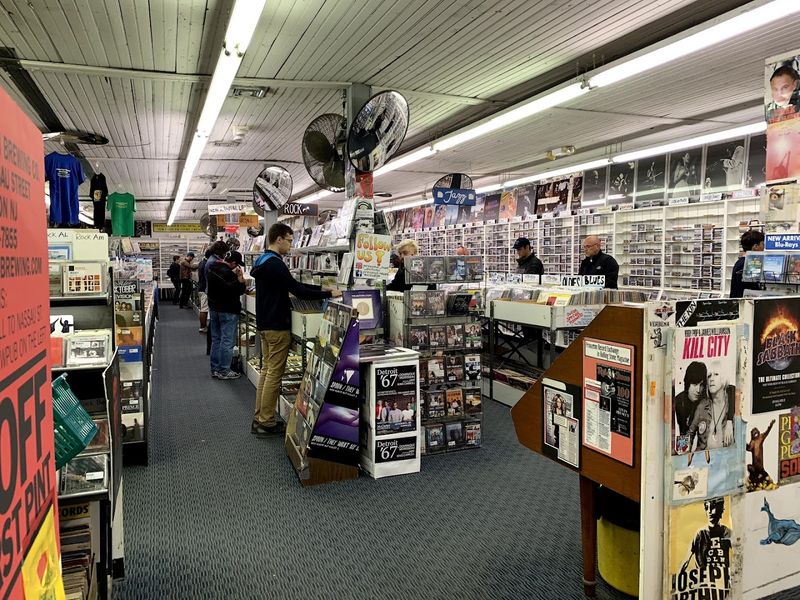 Organization Meets Treasure Hunt