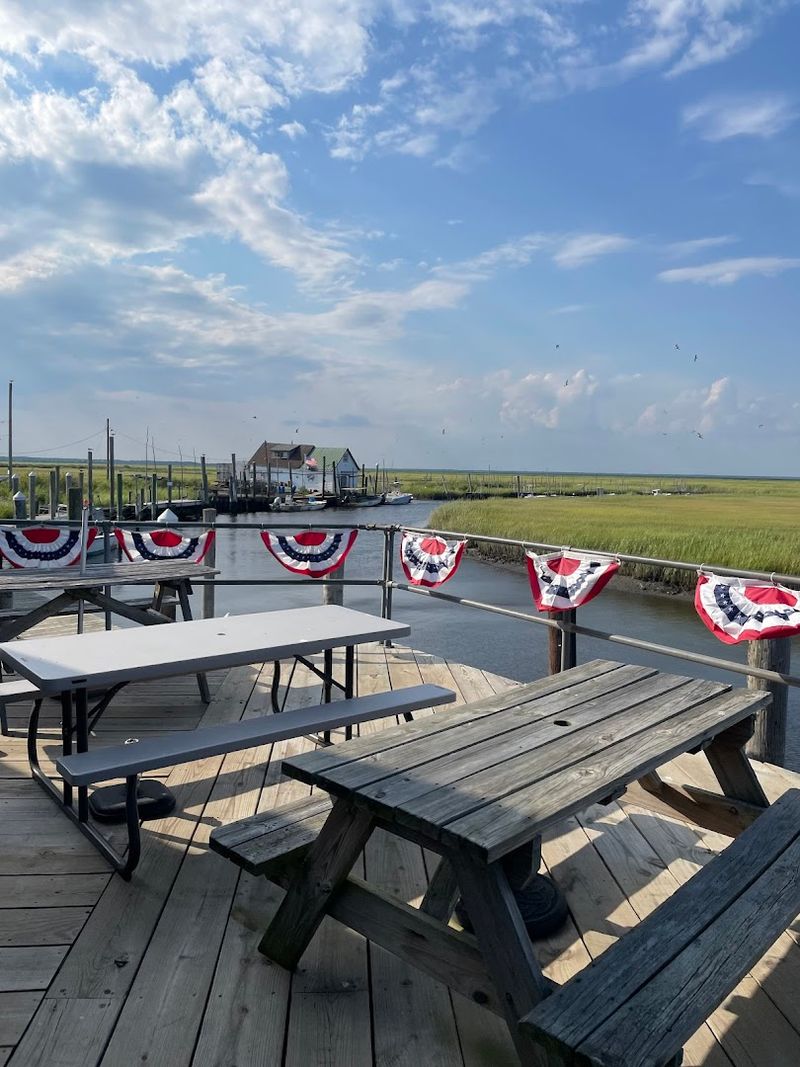 The Boat Bar That Actually Has a Dock