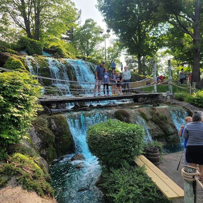 How the Park Handles Crowds Without Losing Its Charm