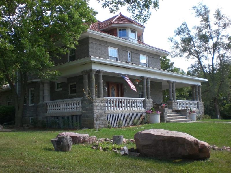 Prairie Creek Inn Restaurant — Walton (near Lincoln)