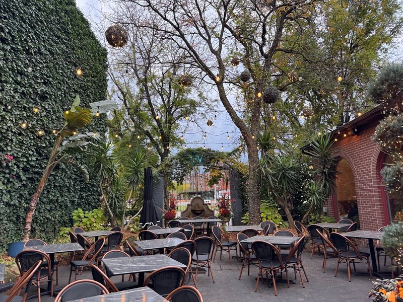 La Dolce Vita — Detroit