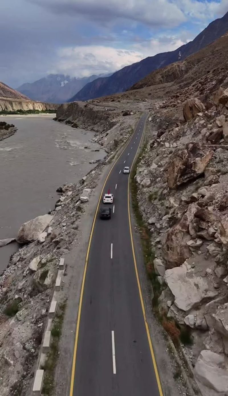 Karakoram Highway – Pakistan & China