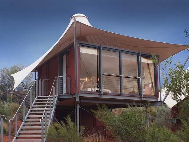 Longitude 131, Australia