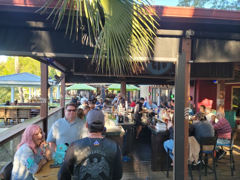 Live Music and the Weekend Vibe