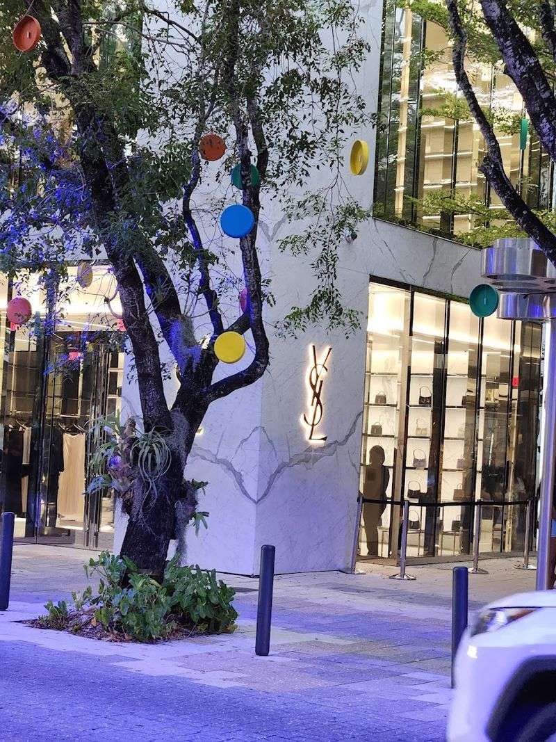Green Spaces and Outdoor Plazas