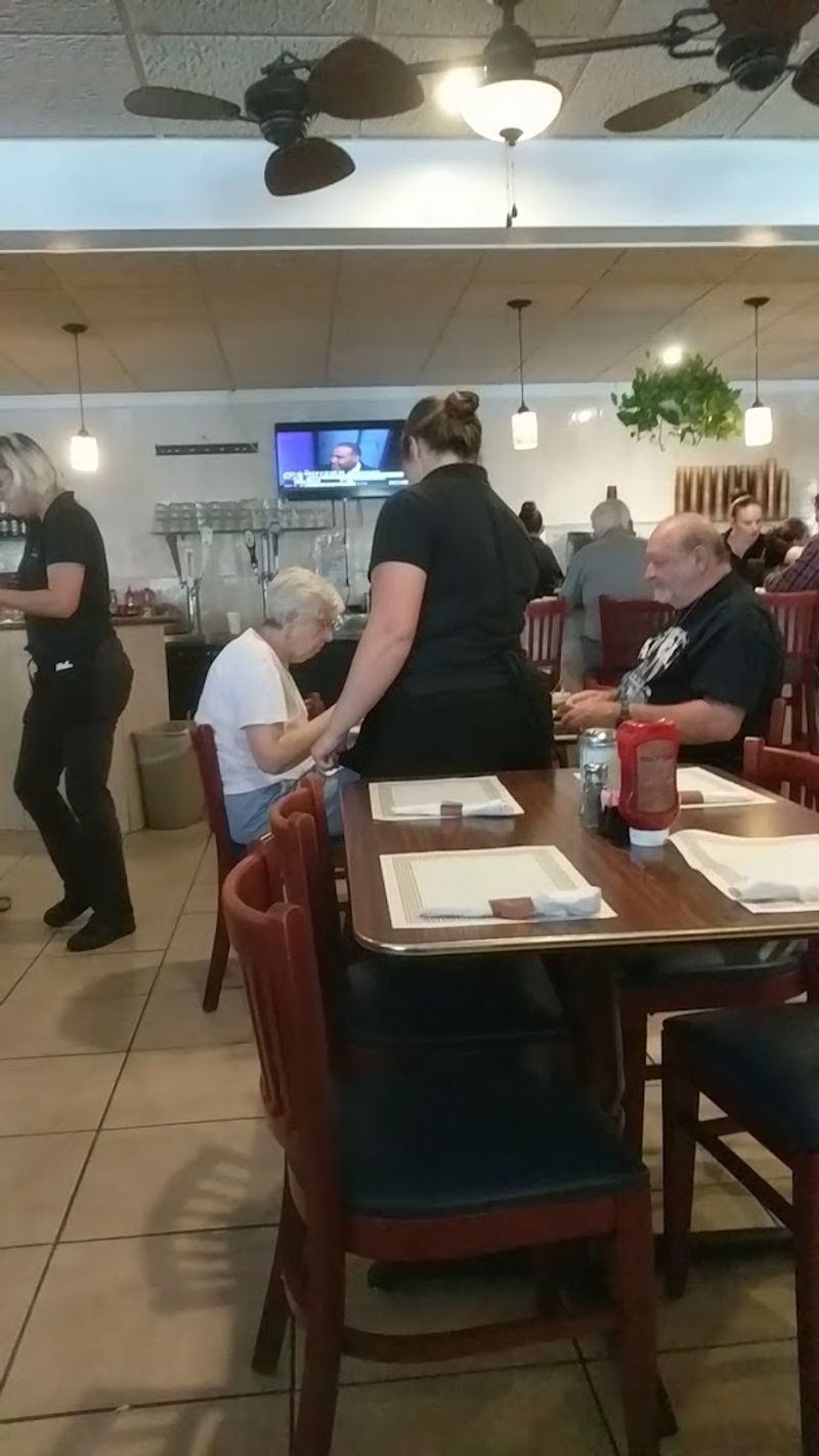 The Service Experience: What to Expect When You Sit Down