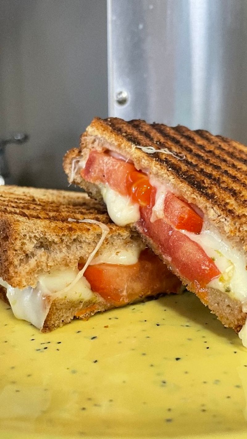 Breakfast Sandwiches and Light Lunches Worth the Stop