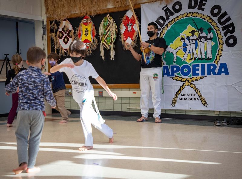 Mestre Lobinho Sets the Tone