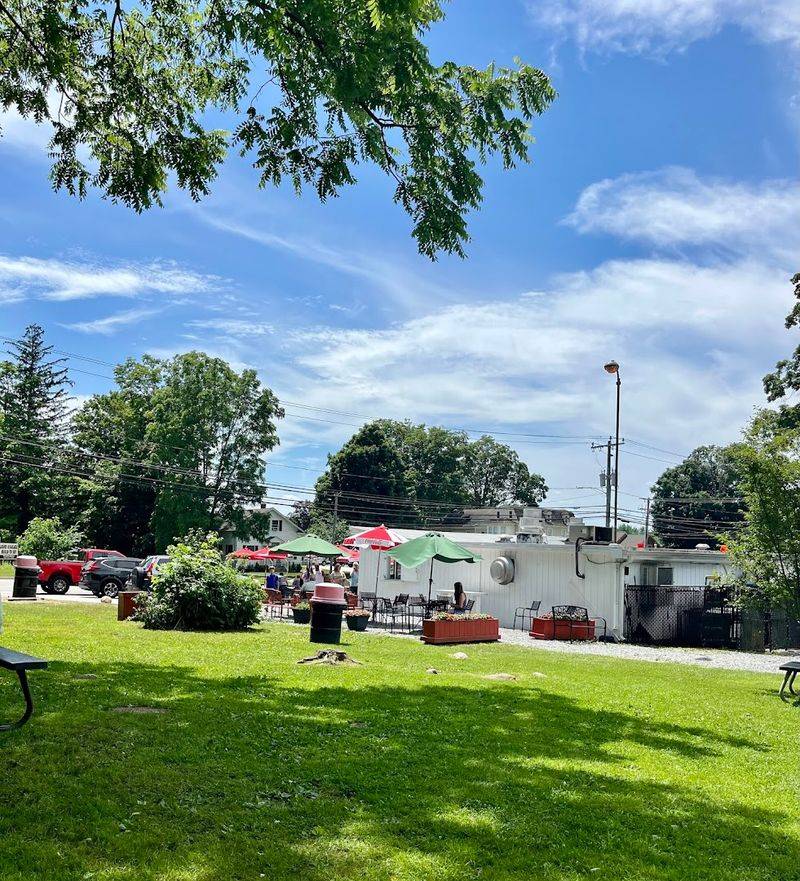 The Outdoor Setup and Atmosphere That Makes It Special