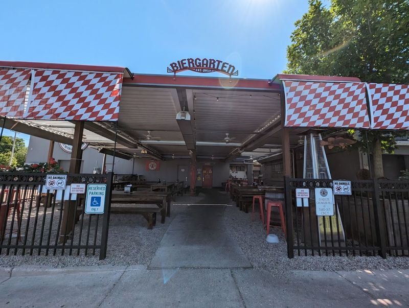 Live Music and the Weekend Energy