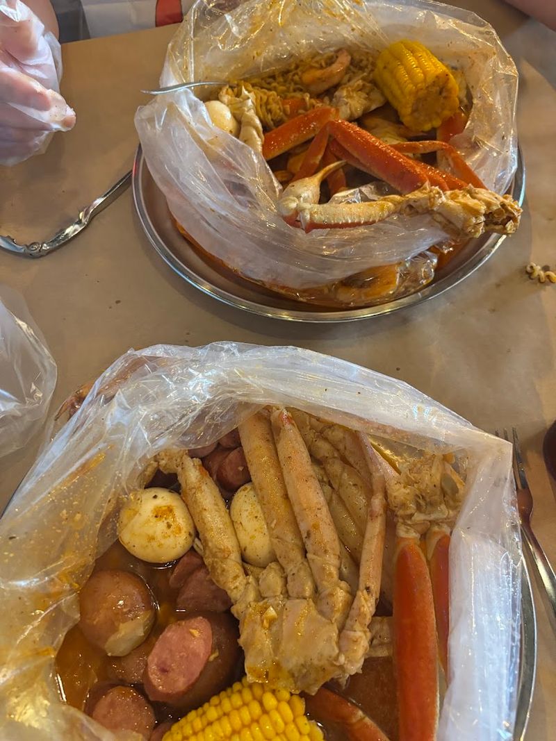 Hook & Reel Cajun Seafood - Cincinnati