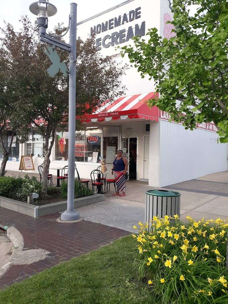 Sidewalk Seats and Small-Town People Watching