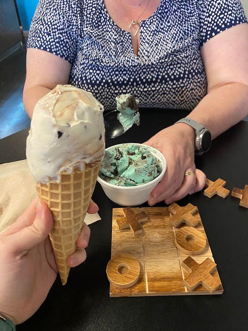 Games, Decor, and the Atmosphere That Keeps People Lingering