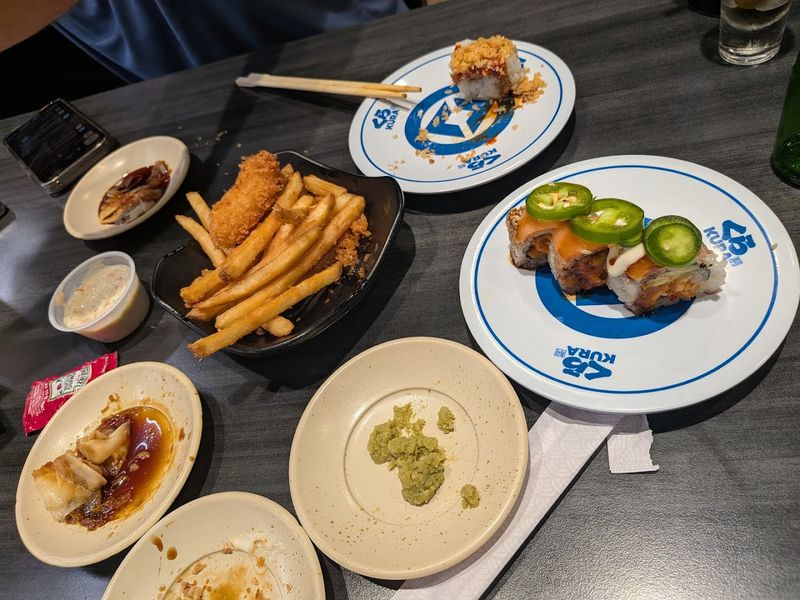 Kura Revolving Sushi Bar, Fort Lee