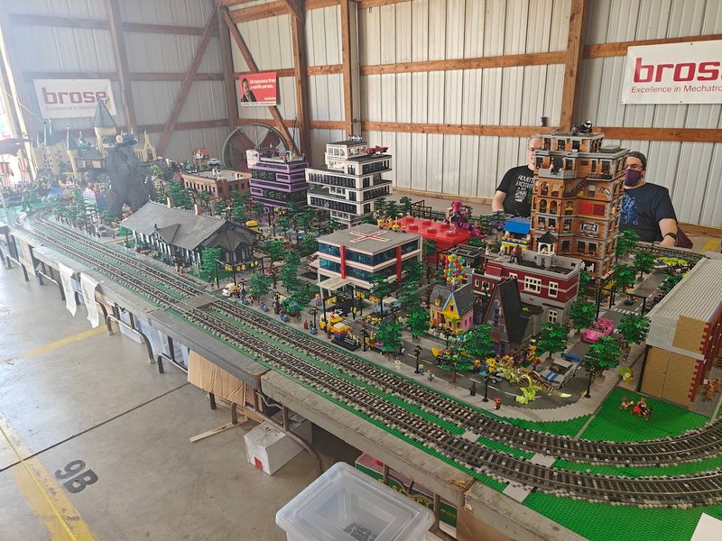 Exhibit Buildings and Open Class Competitions: Where Community Pride Is on Display