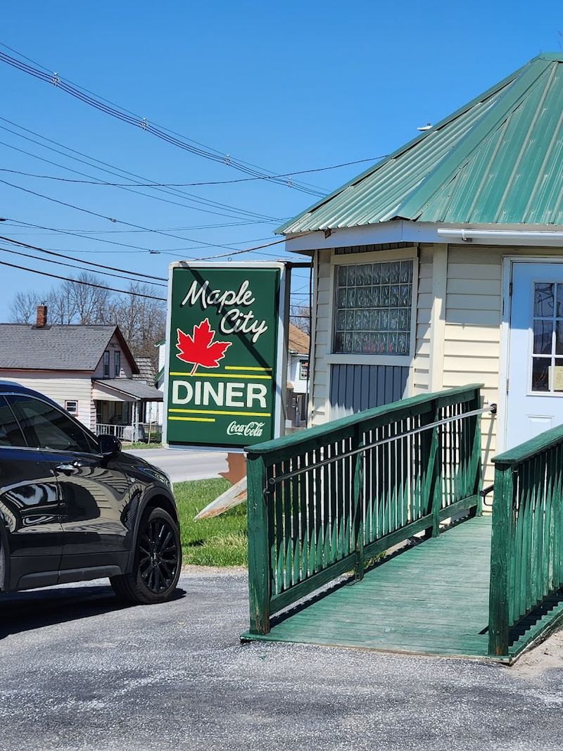 Maple City Diner — St. Albans
