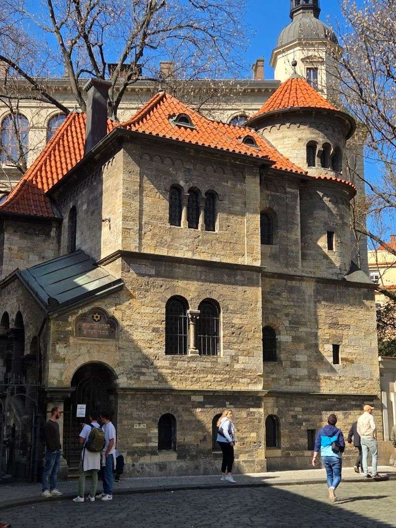 Old Jewish Cemetery (Prague, Czech Republic)