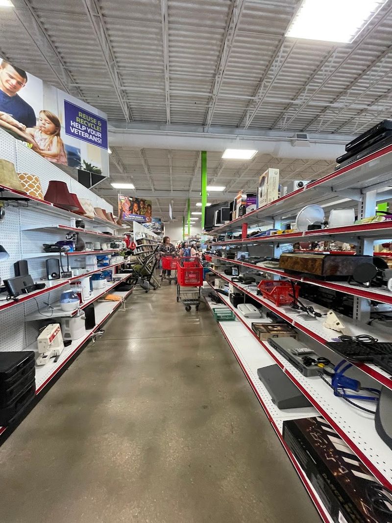 DAV Thrift Store — Springfield