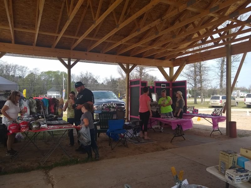 Friendly Vendors and the Community Vibe That Keeps People Coming Back