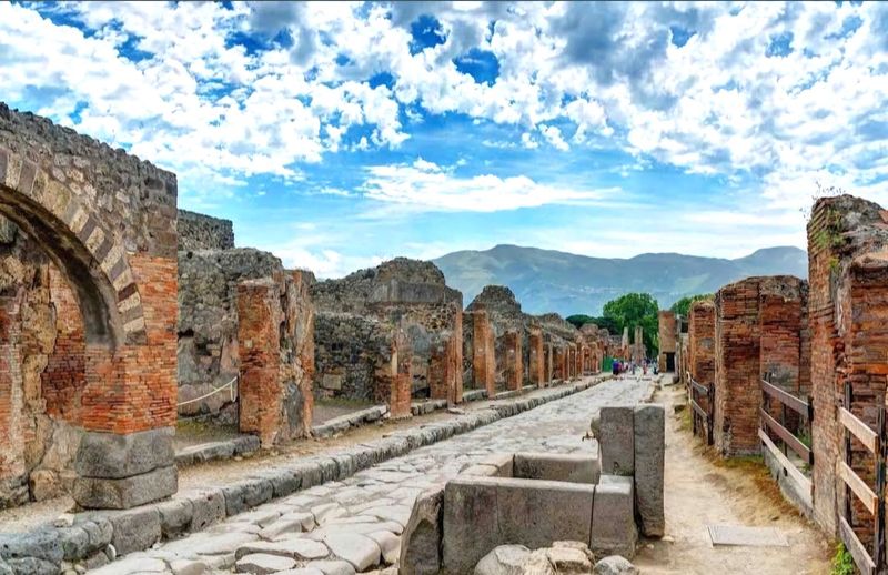 Explore Pompeii