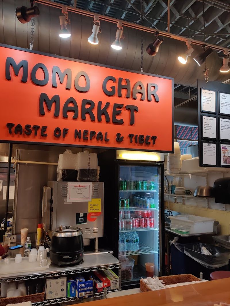 Momo Ghar, Columbus