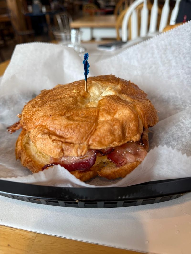 A Breakfast Menu That Actually Delivers