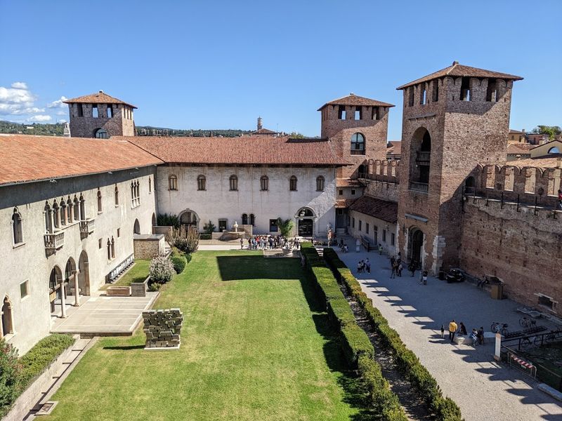 Visit Castelvecchio and Its Museum