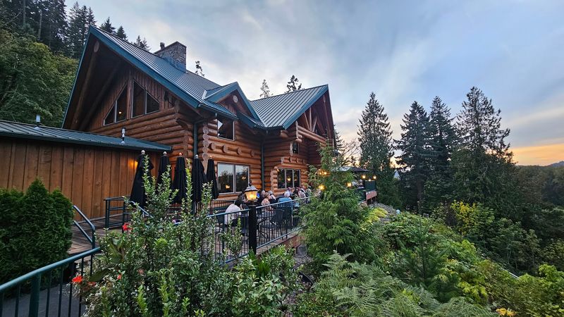 Stone Cliff Inn - Oregon City