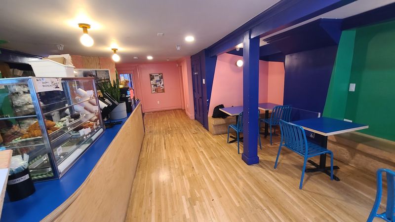 A Space That Actually Reflects its Surroundings