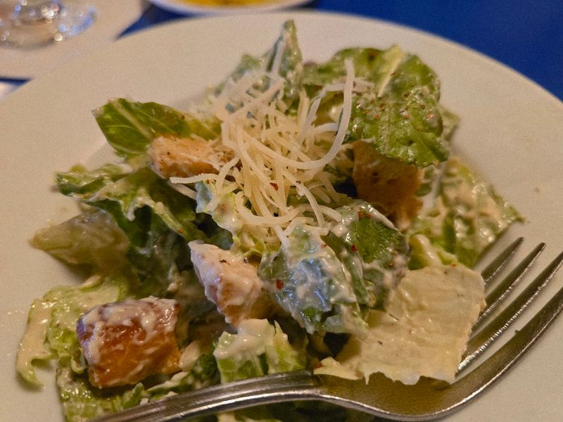 The Salad and Soup Bar That Regulars Swear By