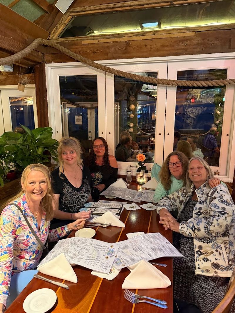 A Spot That Handles Large Groups With Ease