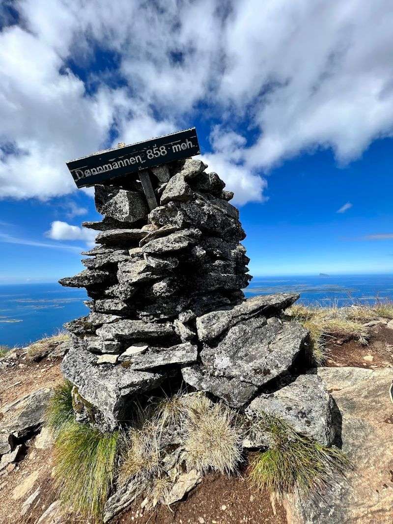 Dønnamannen - Dønna, Helgeland