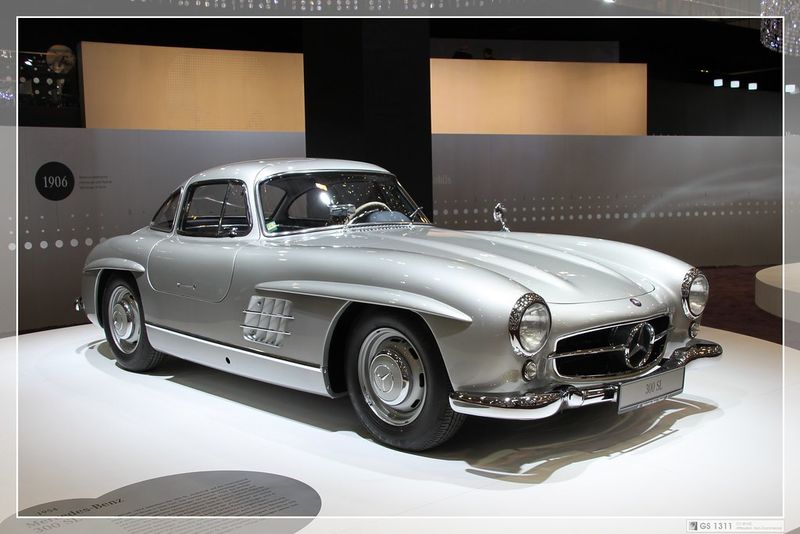 Mercedes-Benz 300SL Gullwing (1954–1957)