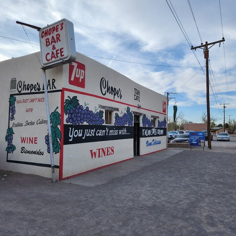 Chope's Town Café & Bar — La Mesa