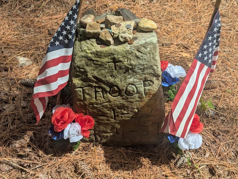 Key Underwood Coon Dog Memorial Graveyard – Alabama, USA