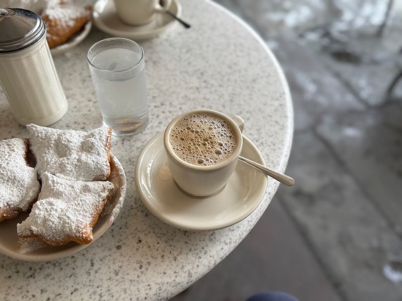 Cafe Du Monde - New Orleans, LA