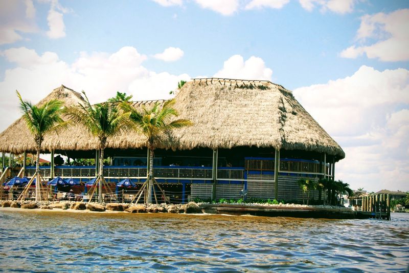 Boathouse Tiki Bar & Grill 