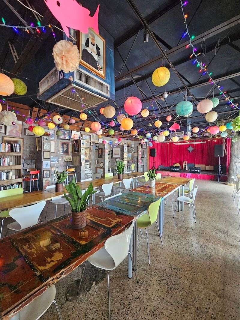 Two Rooms, Two Totally Different Moods