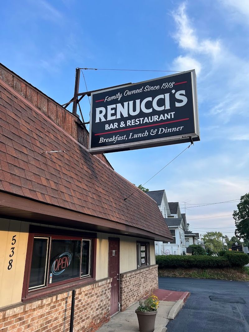 Renucci's Bar & Restaurant, Ionia