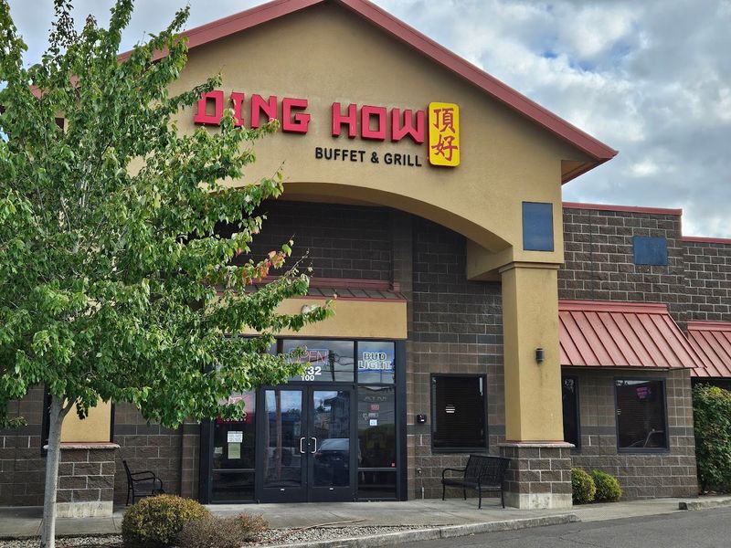 Ding How Buffet and Grill, Albany