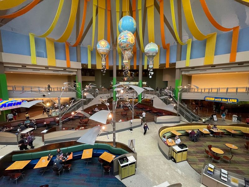 Sunshine Seasons Food Court