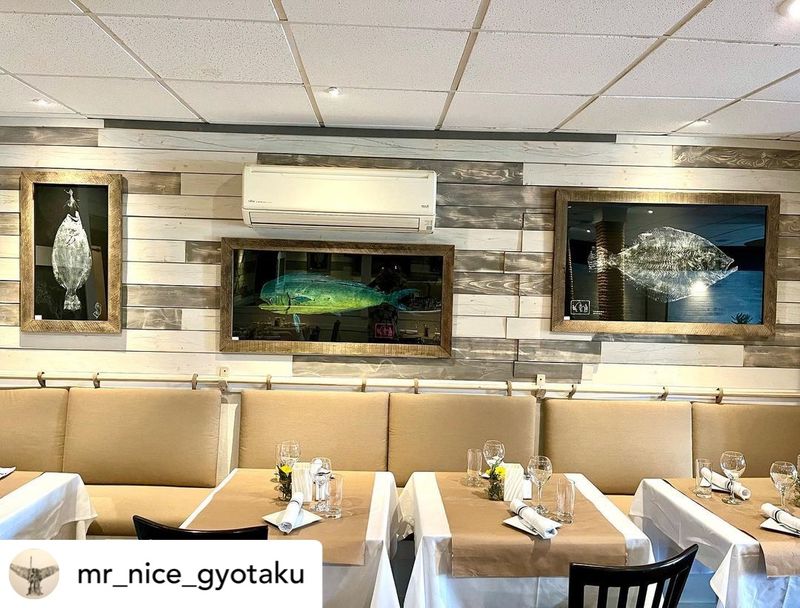 The Atmosphere Inside the Dining Room