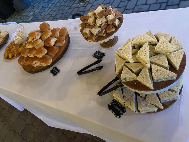 Catering That Wins Over Wedding Crowds